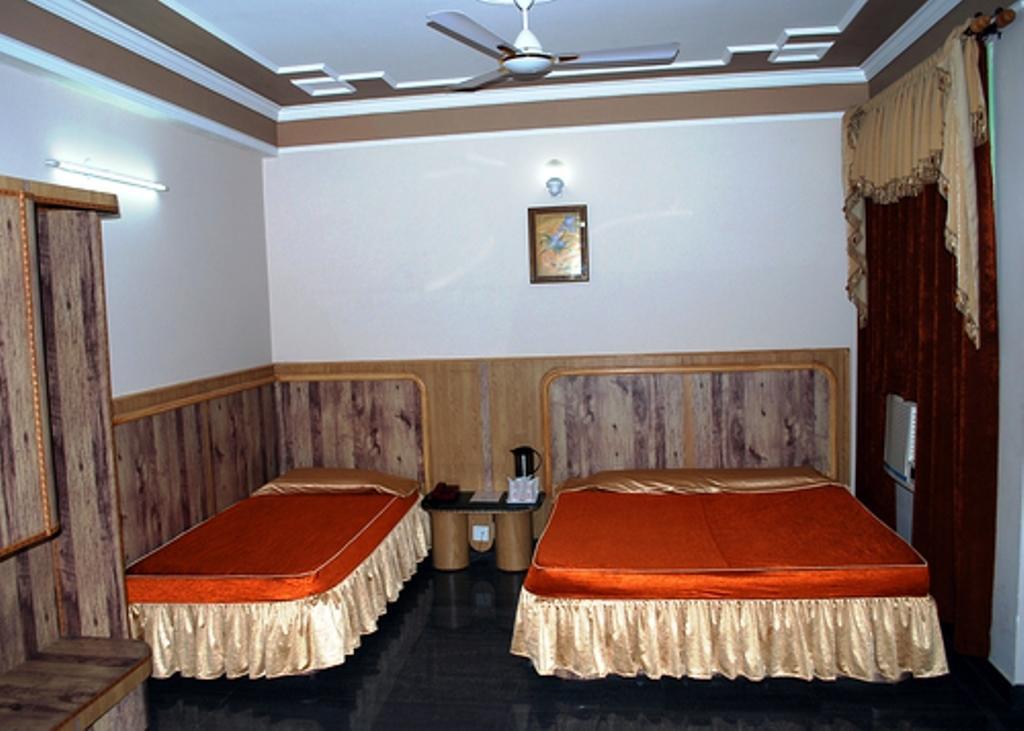 Hotel Chirag International Katra (Jammu and Kashmir) Room photo